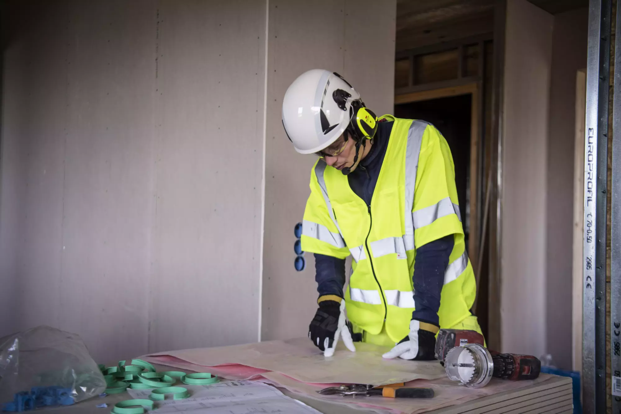 3M™ PELTOR™ WS™ ALERT™ X Headset, Bright Yellow Cups, Hard Hat Attached, Compatible with Mobile App, MRX21P3E4WS6