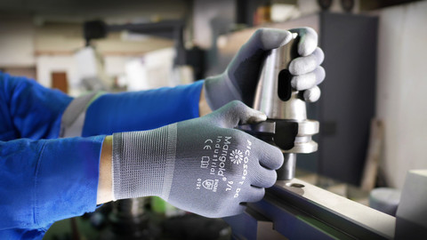 picosoft-dg-gray-product-machinery-and-equipment-application-handling-metal-parts2