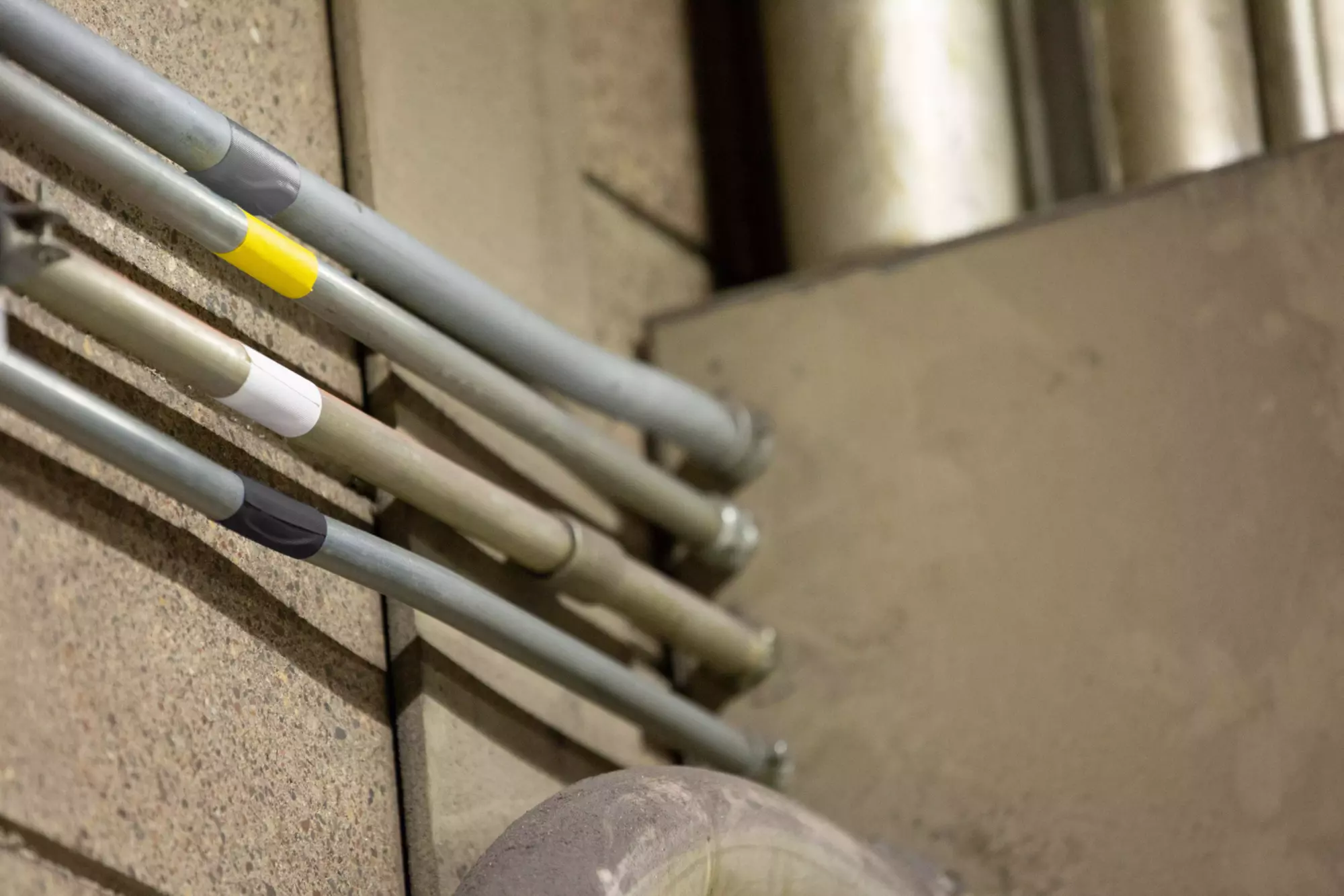 Fita adesiva de vinil 3M™ 3903i, Prata, 50 mm x 50 m